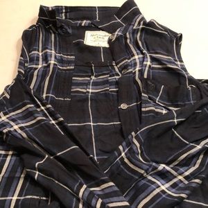Soft soft plaid button down shirt